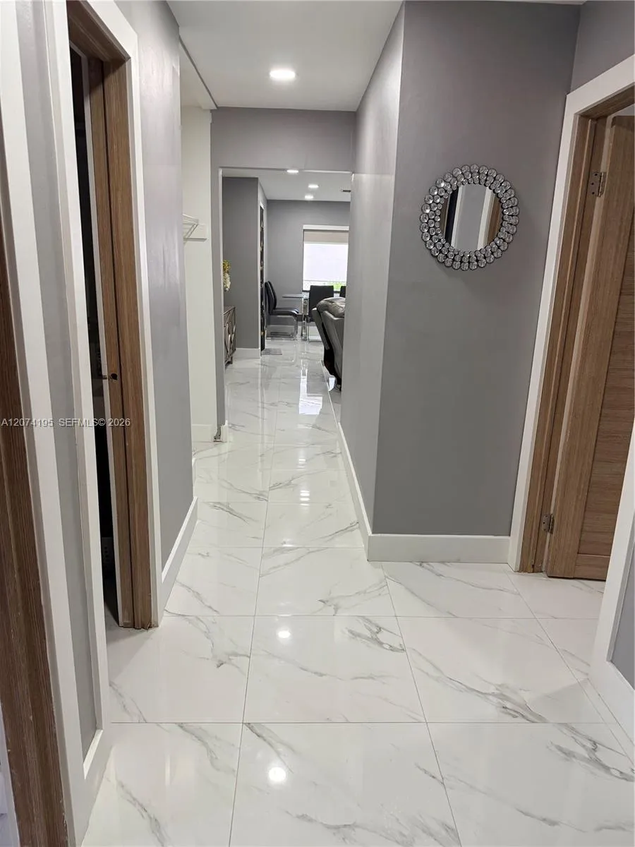 6710 SW 10th Ct North Lauderdale, FL 33068