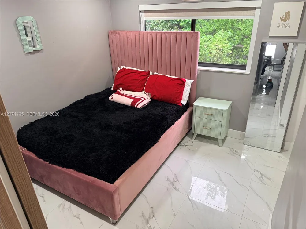 6710 SW 10th Ct North Lauderdale, FL 33068