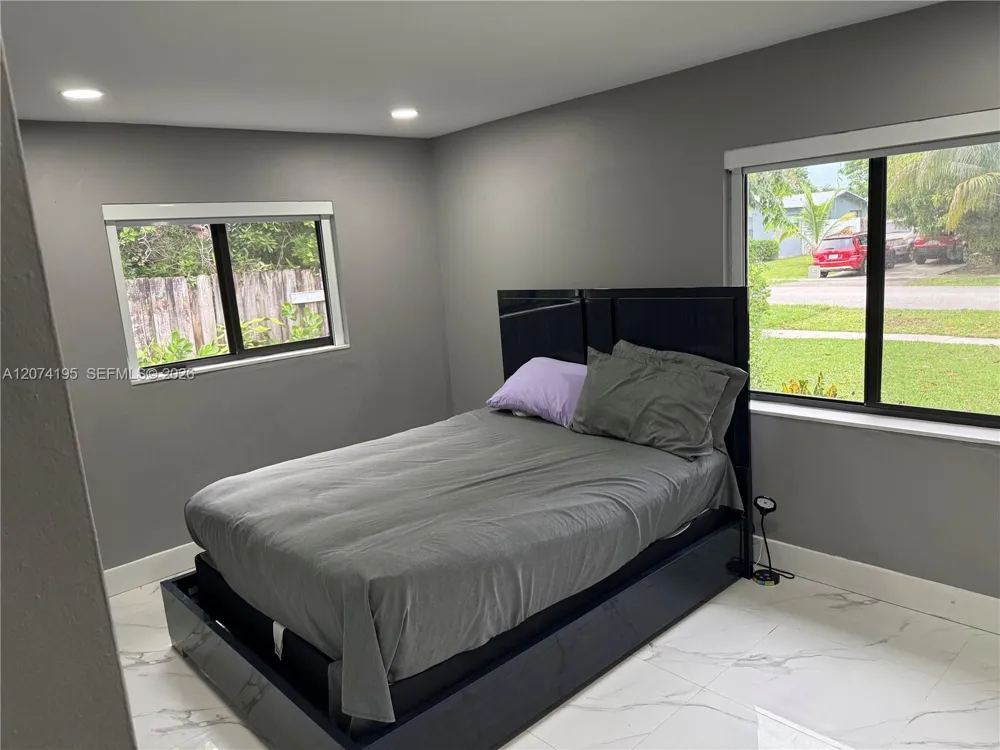 6710 SW 10th Ct North Lauderdale, FL 33068