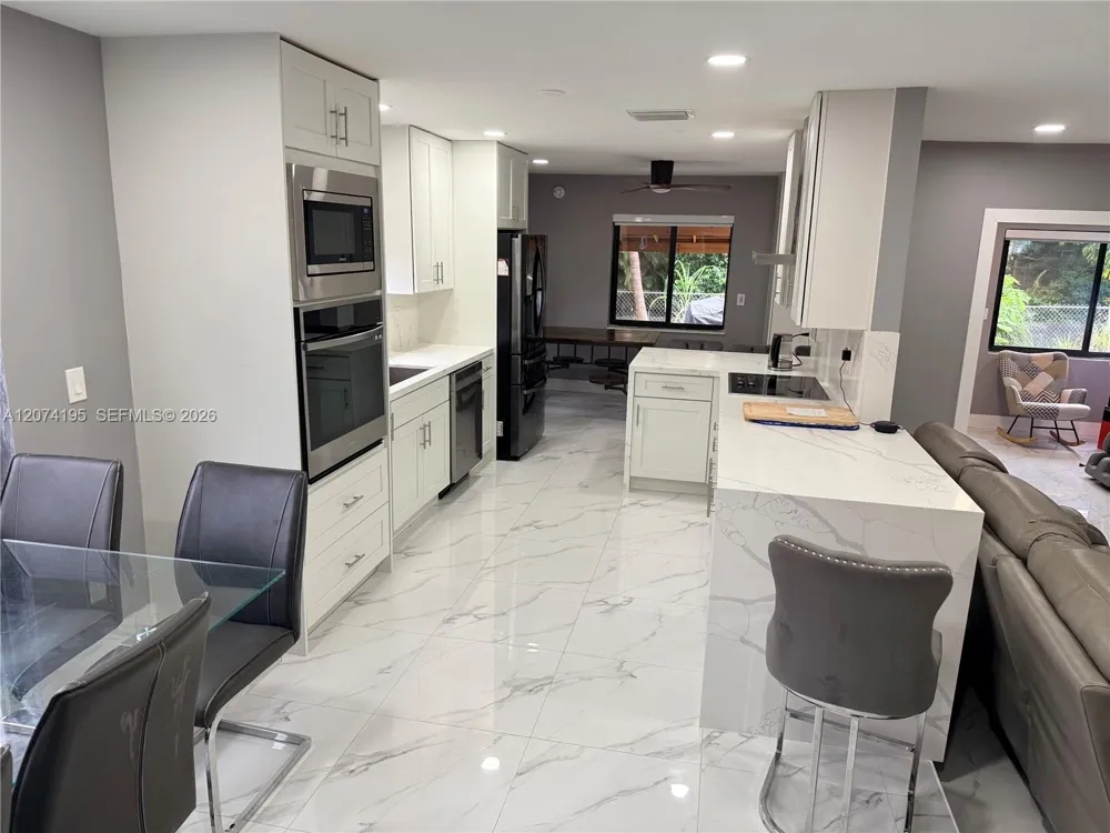 6710 SW 10th Ct North Lauderdale, FL 33068