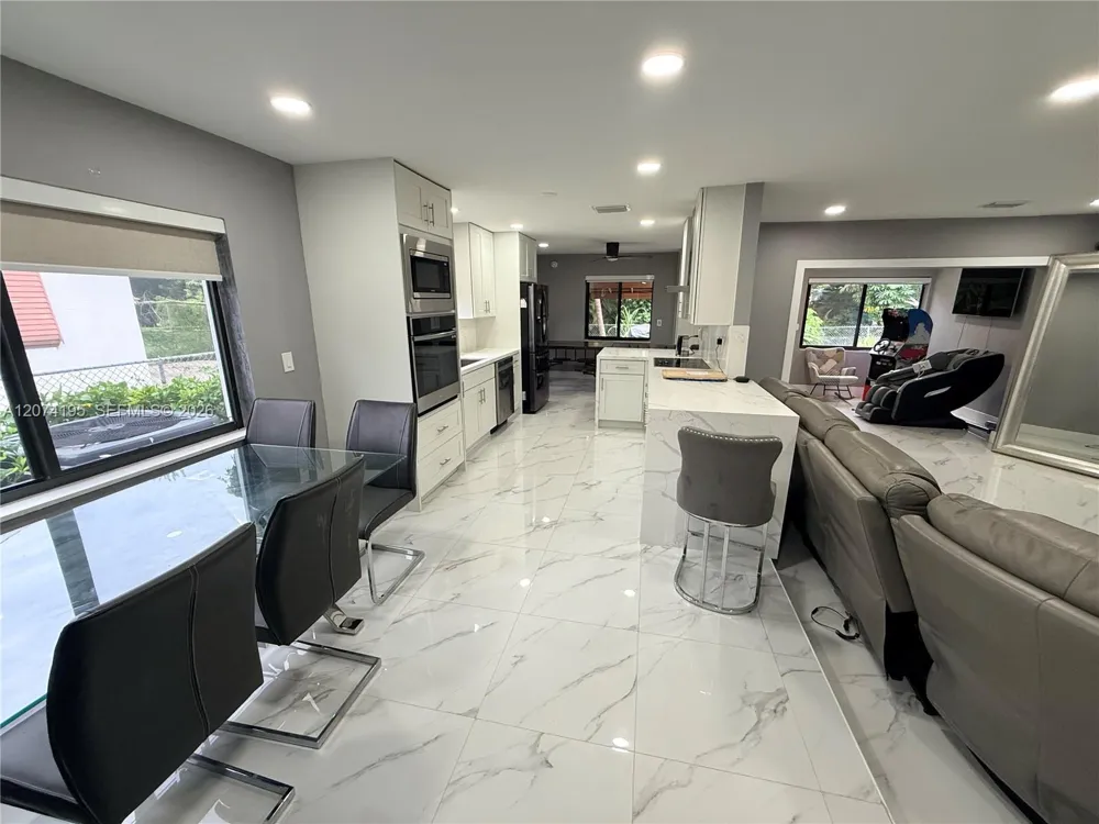 6710 SW 10th Ct North Lauderdale, FL 33068