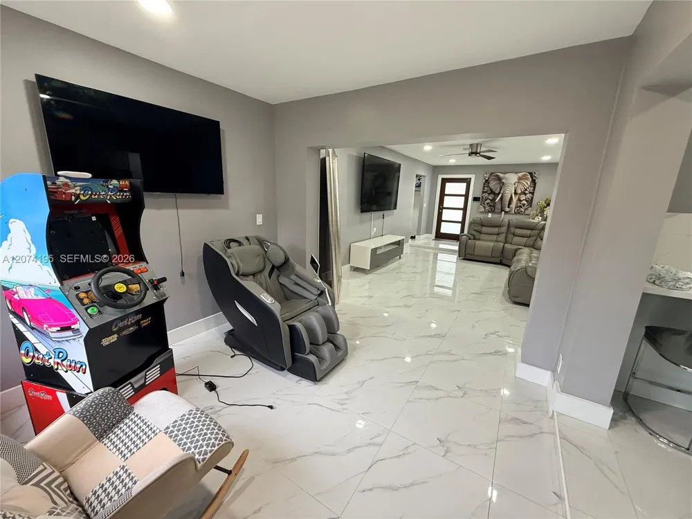 6710 SW 10th Ct North Lauderdale, FL 33068