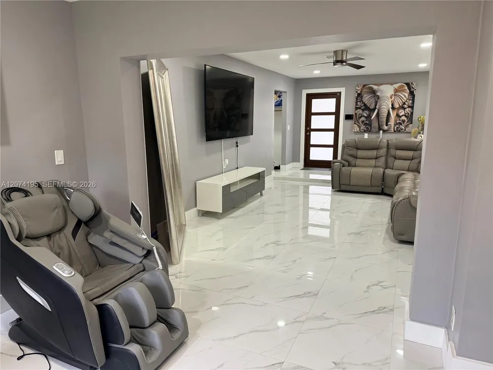 6710 SW 10th Ct North Lauderdale, FL 33068