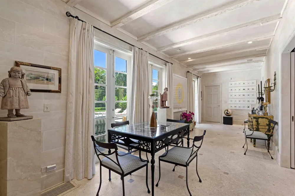 198 Via Marina Palm Beach, FL 33480