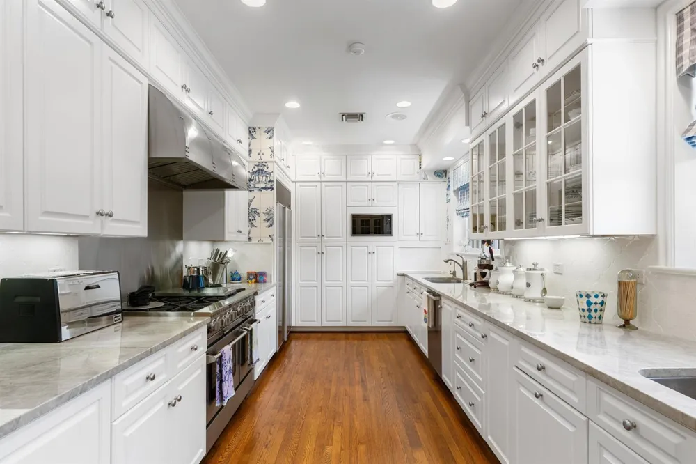 198 Via Marina Palm Beach, FL 33480
