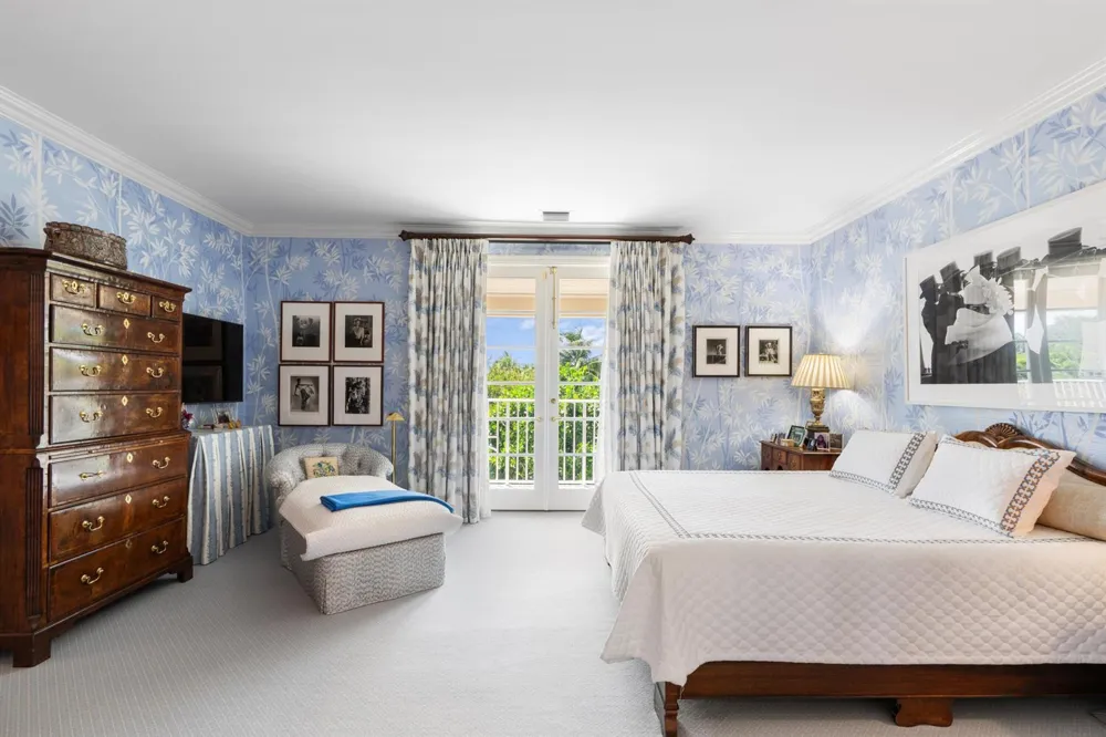 198 Via Marina Palm Beach, FL 33480