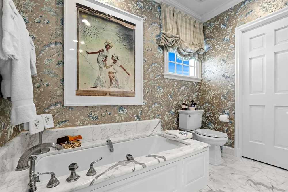 198 Via Marina Palm Beach, FL 33480