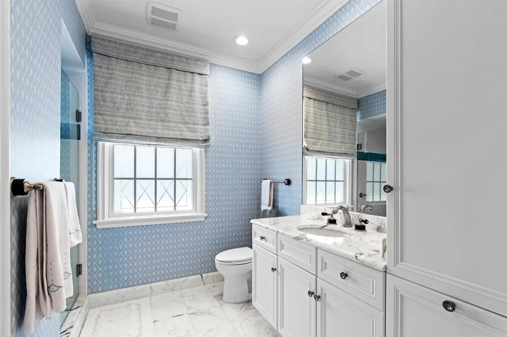 198 Via Marina Palm Beach, FL 33480