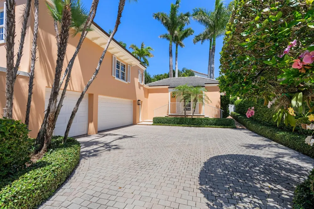 198 Via Marina Palm Beach, FL 33480