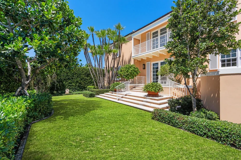 198 Via Marina Palm Beach, FL 33480