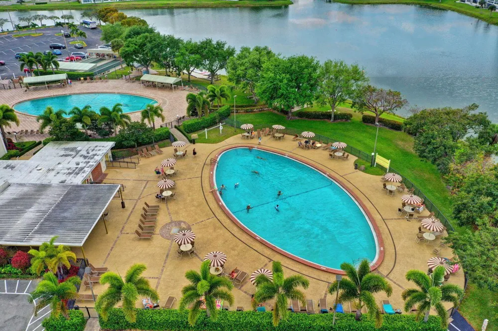 16 PLYMOUTH A West Palm Beach, FL 33417