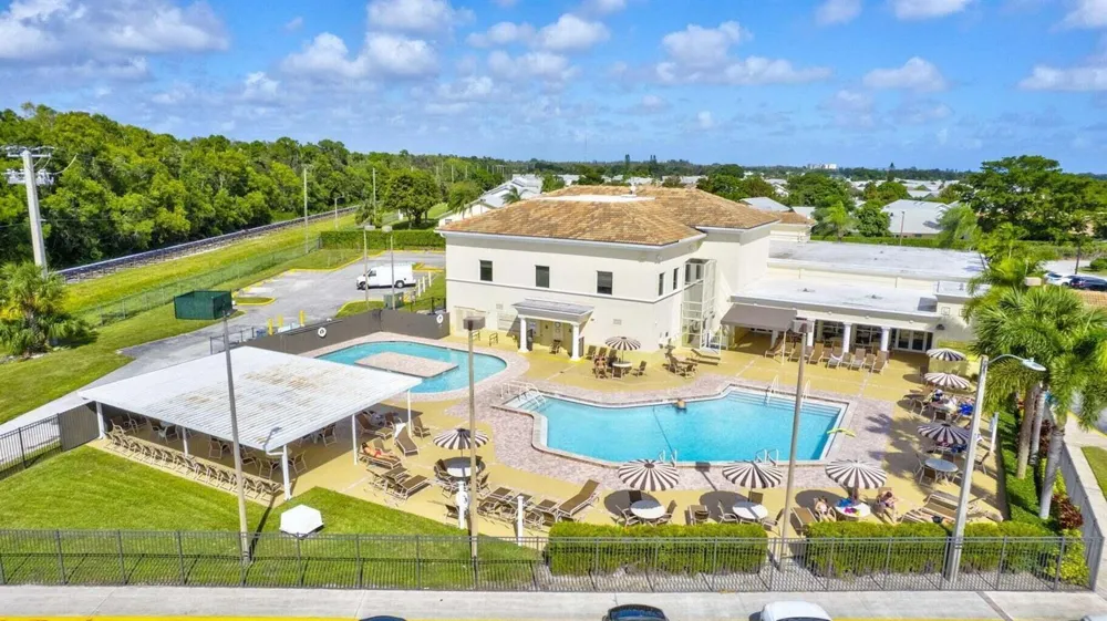 16 PLYMOUTH A West Palm Beach, FL 33417