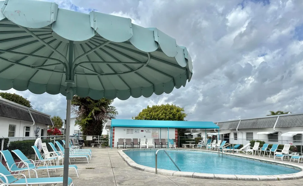 16 PLYMOUTH A West Palm Beach, FL 33417