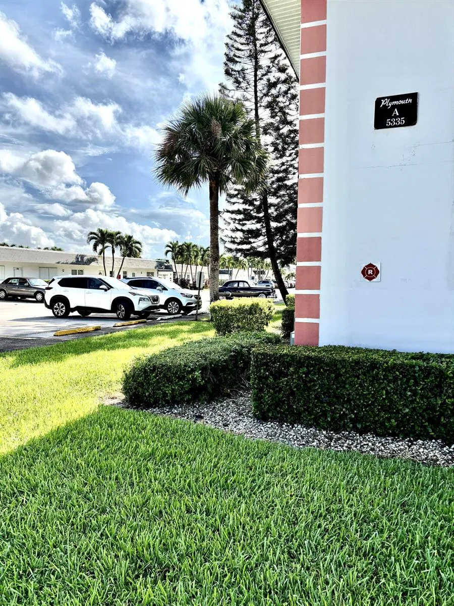 16 PLYMOUTH A West Palm Beach, FL 33417