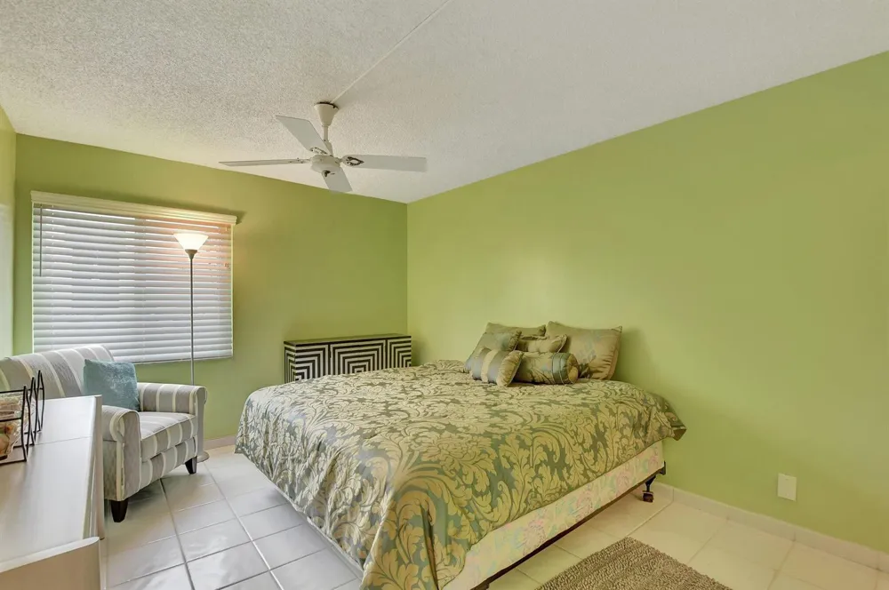 204 Burgundy E Delray Beach, FL 33484