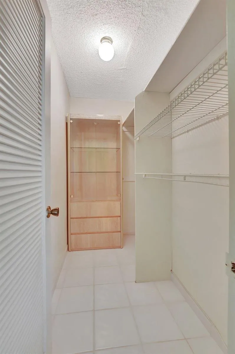 204 Burgundy E Delray Beach, FL 33484