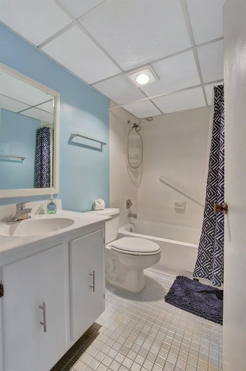 204 Burgundy E Delray Beach, FL 33484