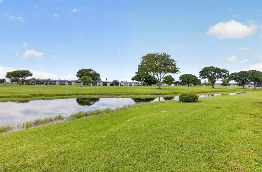 204 Burgundy E Delray Beach, FL 33484