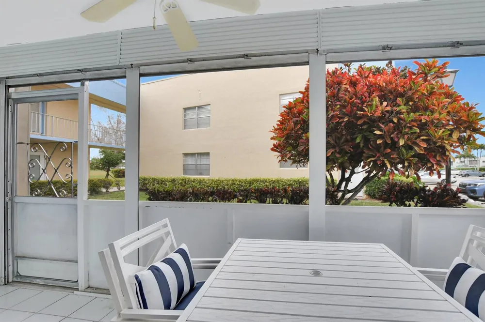 204 Burgundy E Delray Beach, FL 33484
