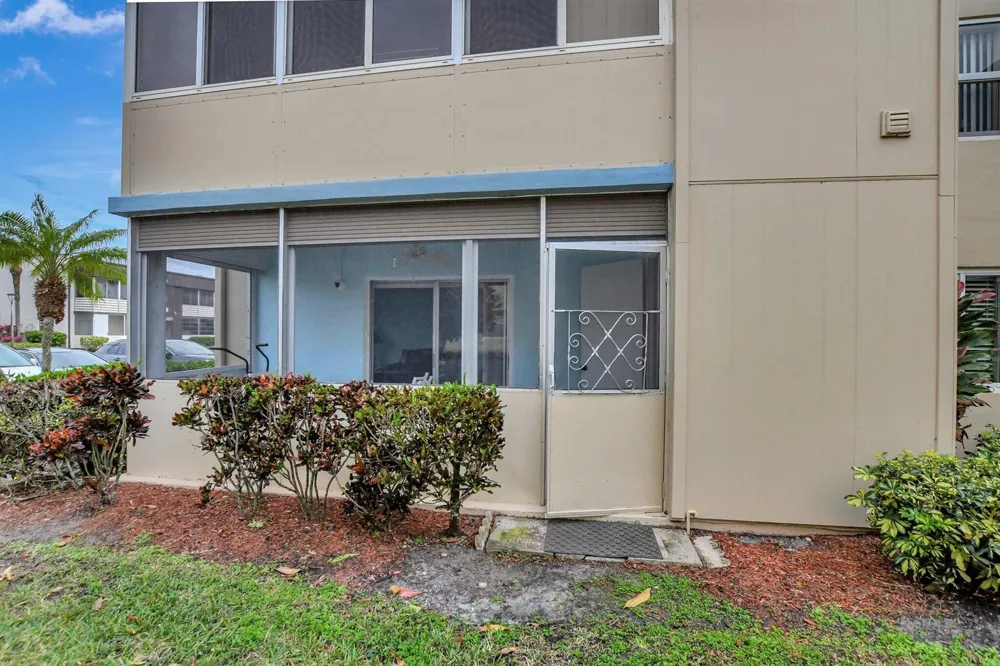 204 Burgundy E Delray Beach, FL 33484