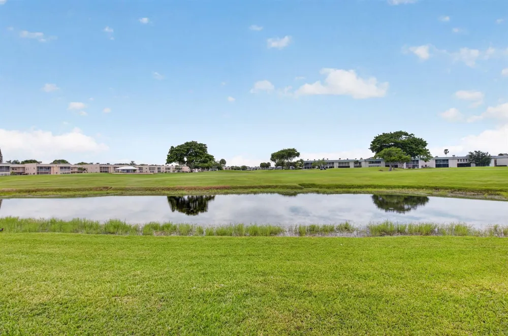 204 Burgundy E Delray Beach, FL 33484