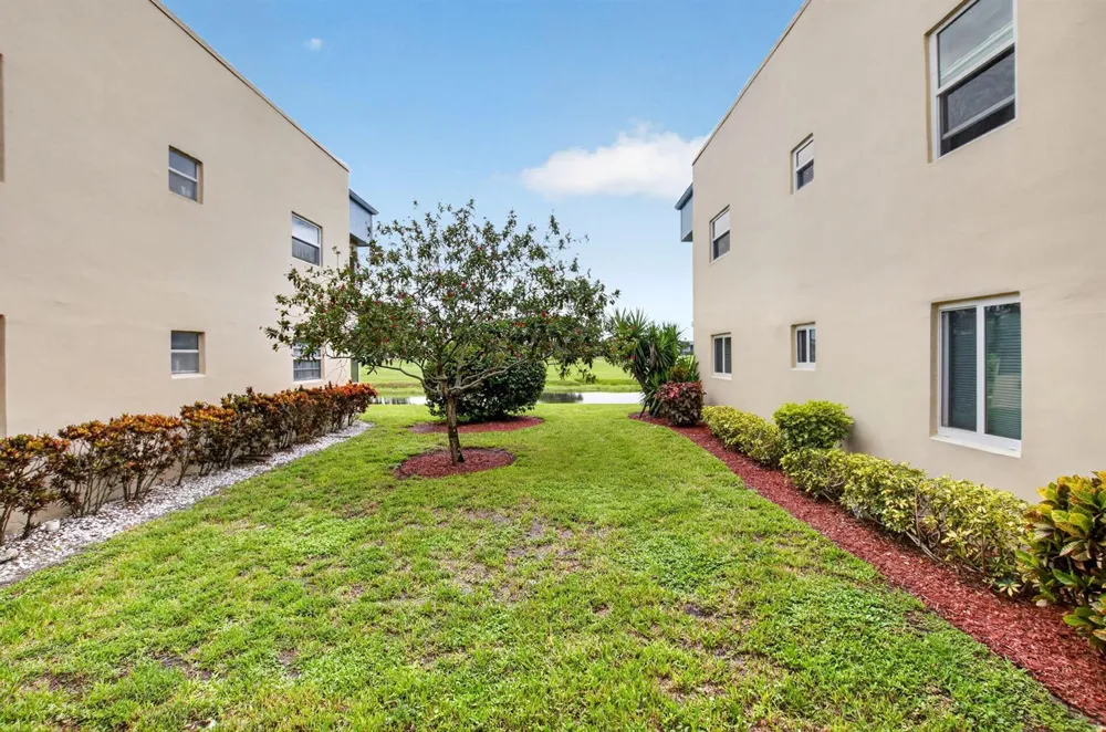 204 Burgundy E Delray Beach, FL 33484