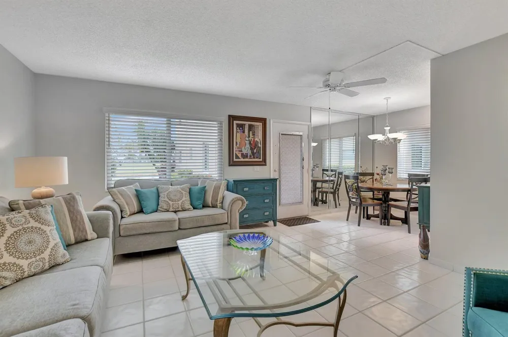 204 Burgundy E Delray Beach, FL 33484