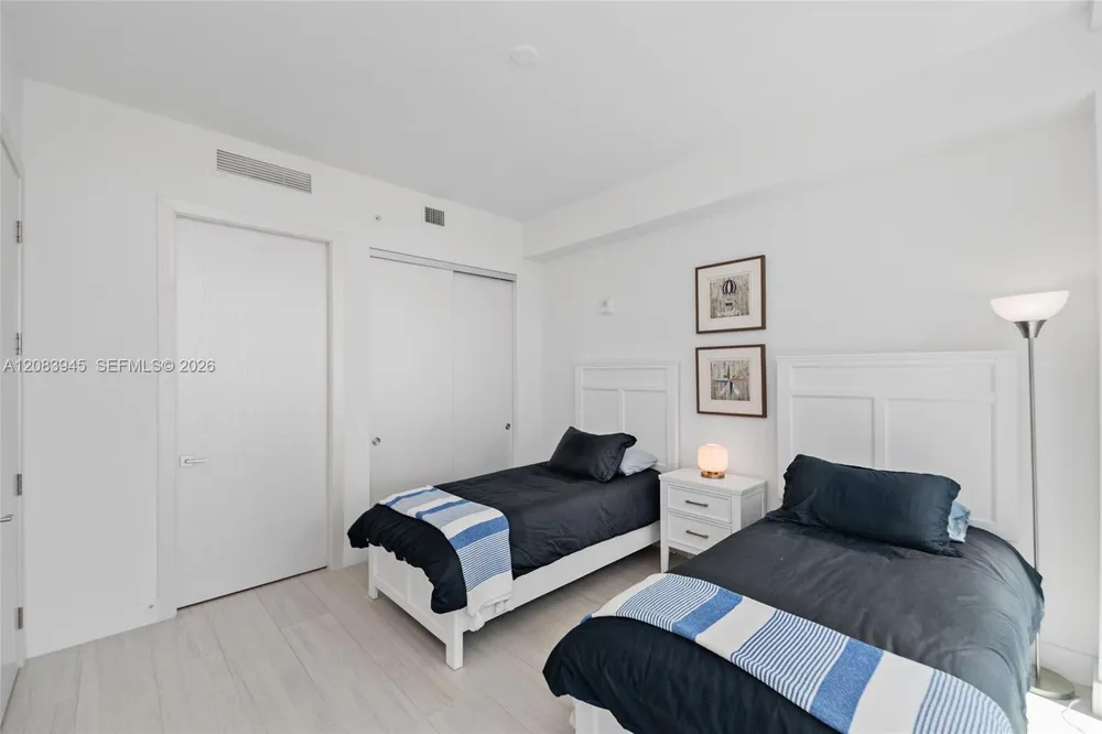 17550 Collins Ave #1403 Sunny Isles Beach, FL 33160