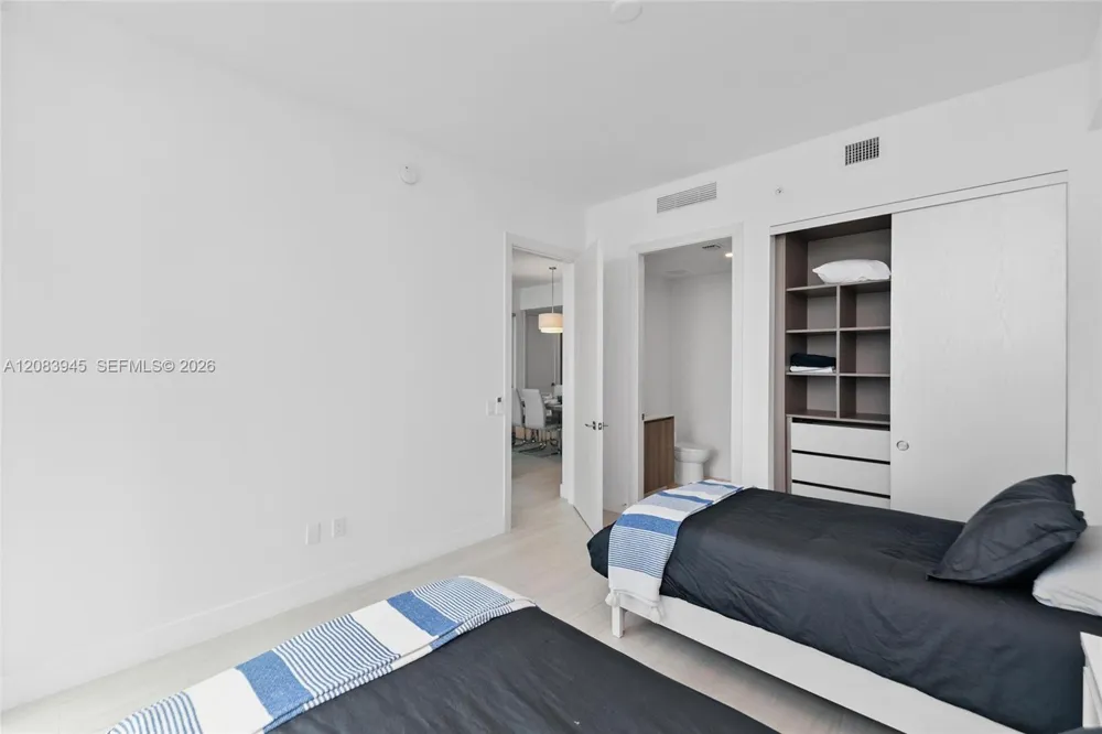 17550 Collins Ave #1403 Sunny Isles Beach, FL 33160