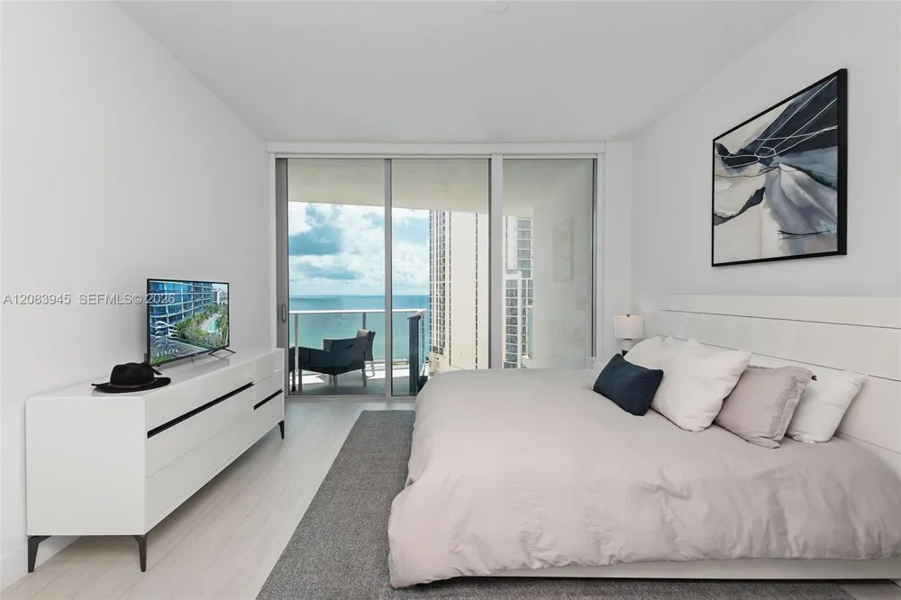 17550 Collins Ave #1403 Sunny Isles Beach, FL 33160
