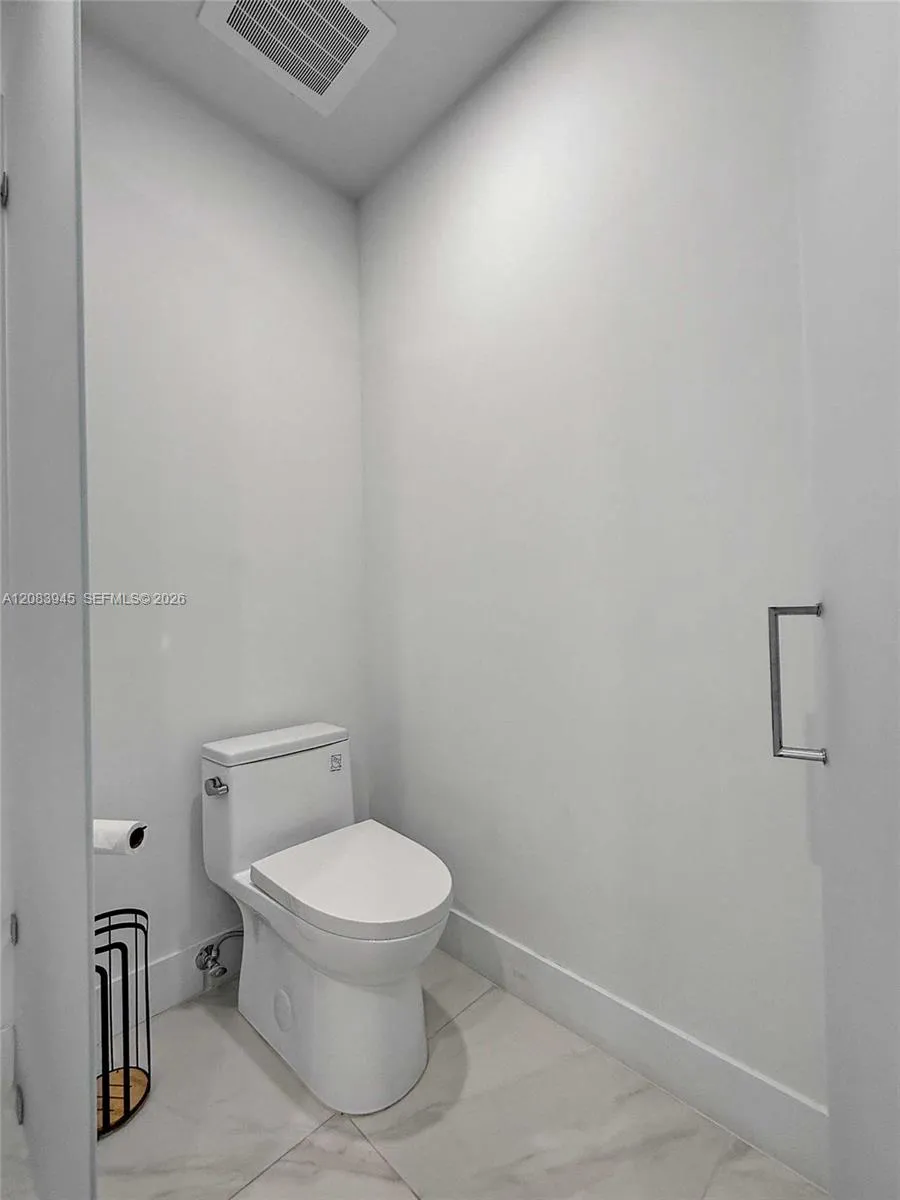17550 Collins Ave #1403 Sunny Isles Beach, FL 33160