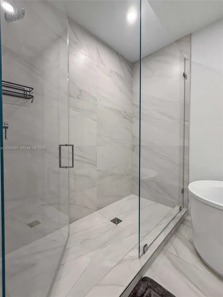 17550 Collins Ave #1403 Sunny Isles Beach, FL 33160