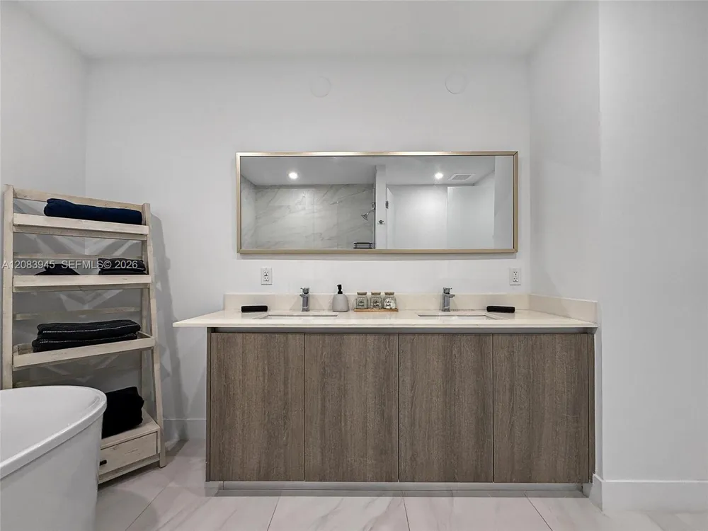 17550 Collins Ave #1403 Sunny Isles Beach, FL 33160