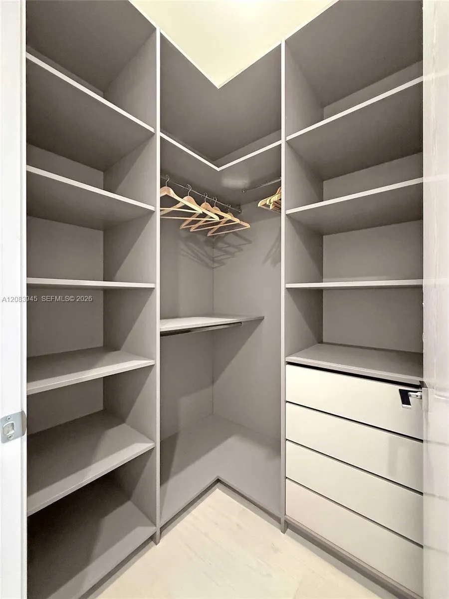 17550 Collins Ave #1403 Sunny Isles Beach, FL 33160