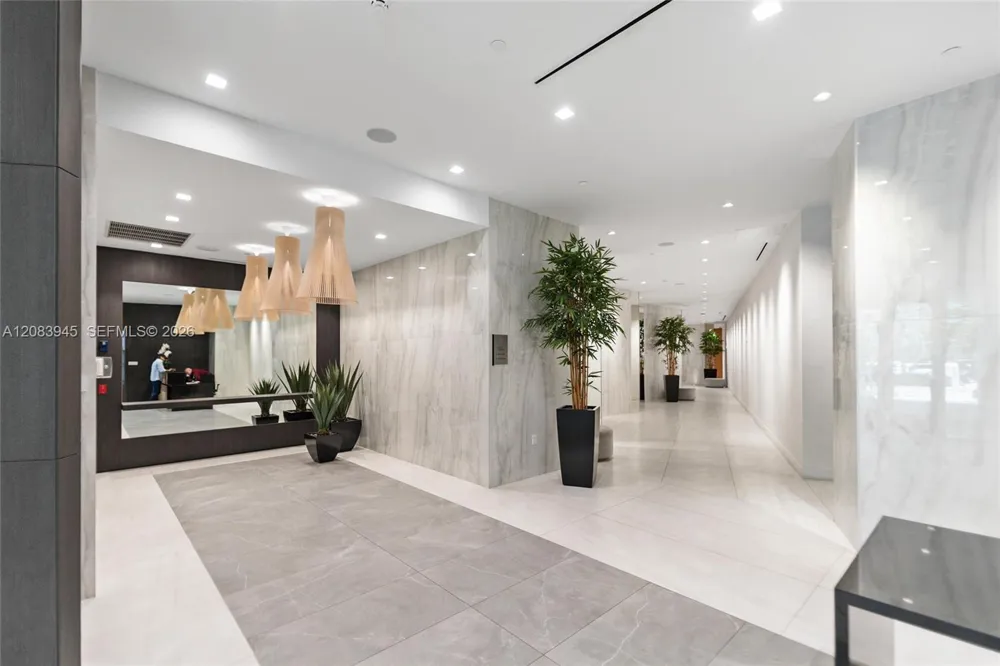 17550 Collins Ave #1403 Sunny Isles Beach, FL 33160