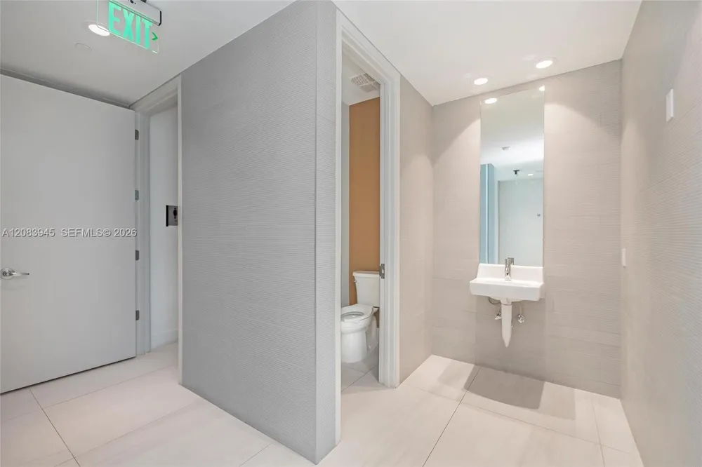 17550 Collins Ave #1403 Sunny Isles Beach, FL 33160