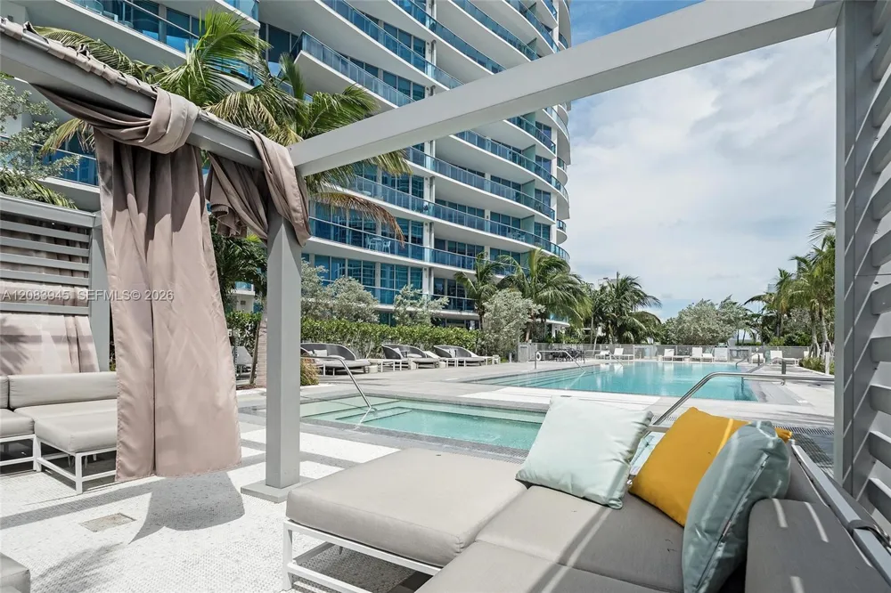 17550 Collins Ave #1403 Sunny Isles Beach, FL 33160