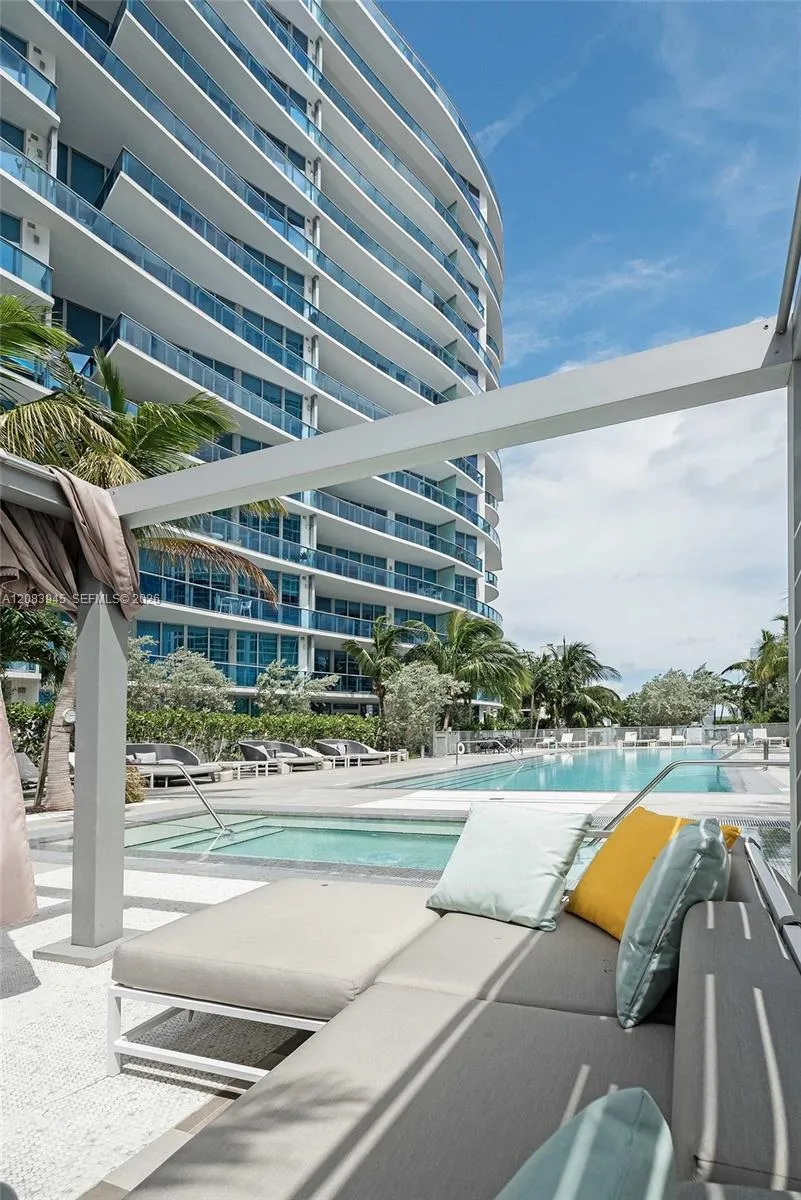 17550 Collins Ave #1403 Sunny Isles Beach, FL 33160