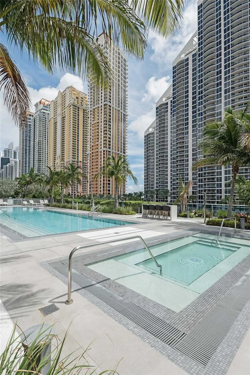 17550 Collins Ave #1403 Sunny Isles Beach, FL 33160