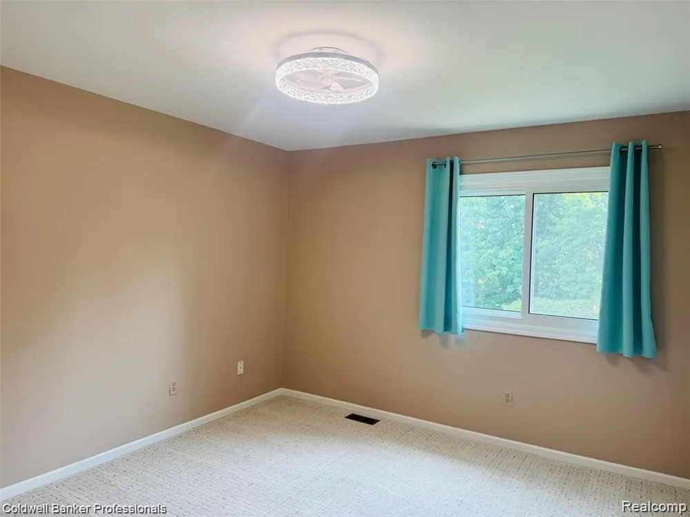 171 Millstone Drive Troy City, MI 48084