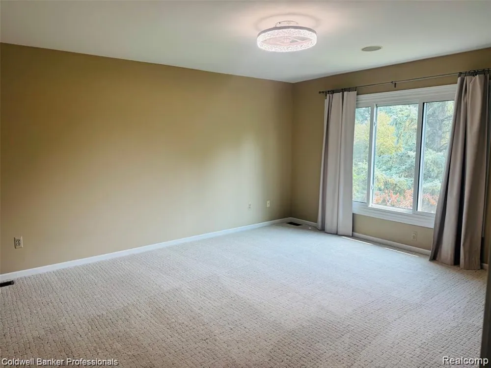 171 Millstone Drive Troy City, MI 48084