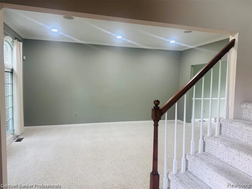 171 Millstone Drive Troy City, MI 48084