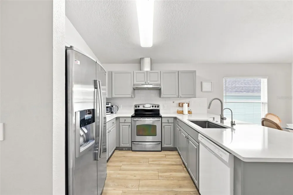 639 KENSINGTON DRIVE Davenport, FL 33897