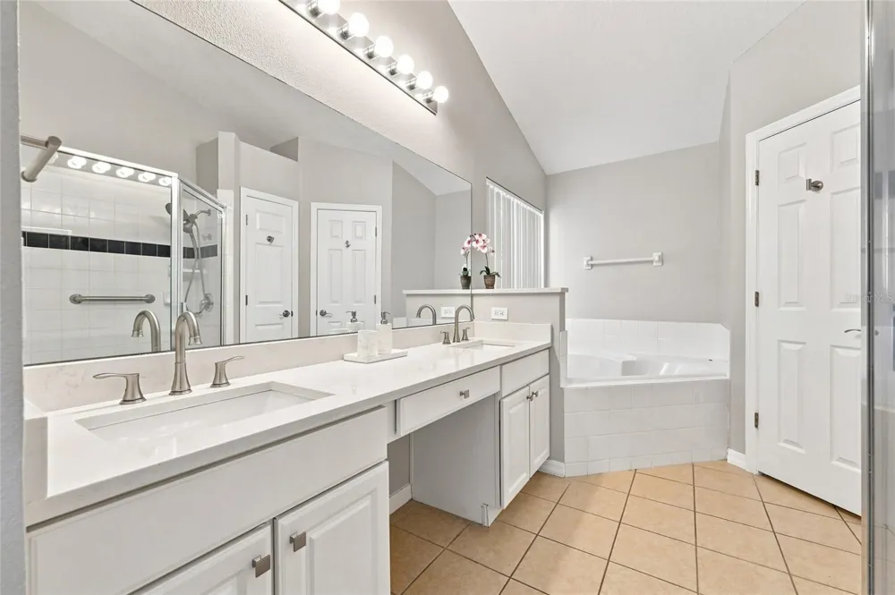 639 KENSINGTON DRIVE Davenport, FL 33897