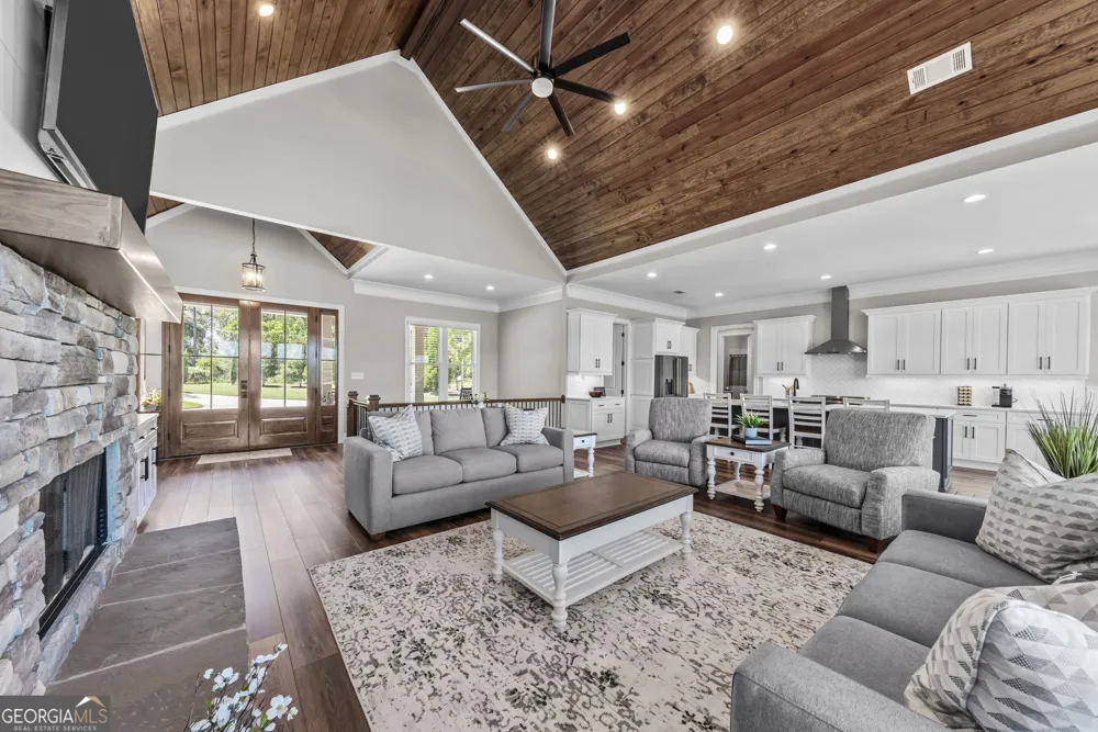 109 Sinclair LN Eatonton, GA 31024