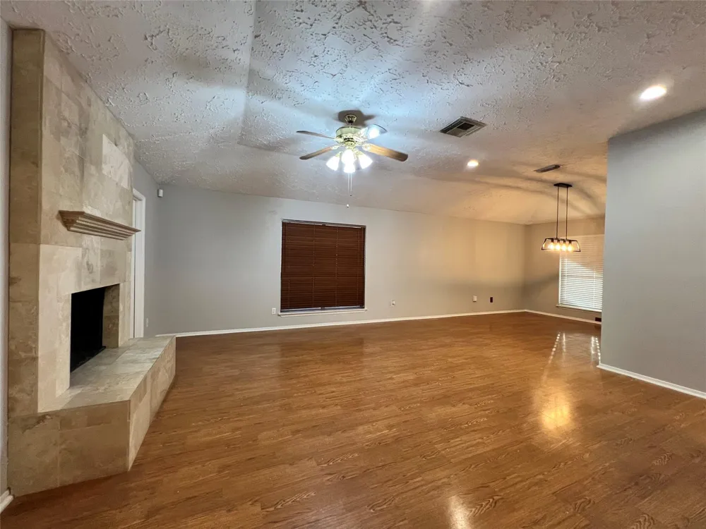 706 Leicester Lane Hockley, TX 77034