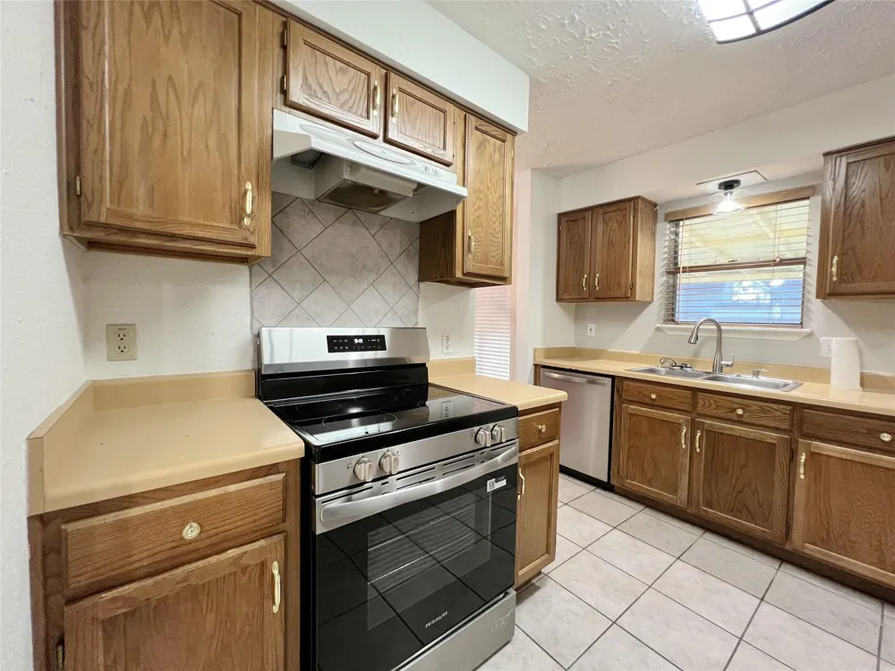 706 Leicester Lane Hockley, TX 77034