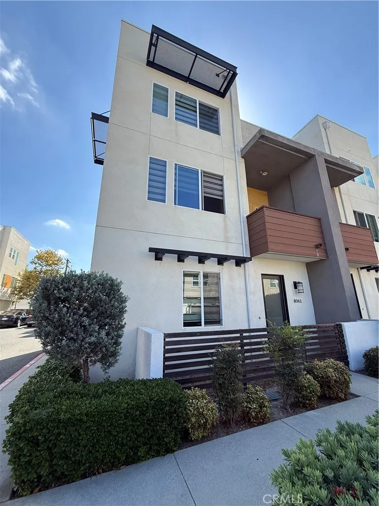 8061 Ackerman Buena Park, CA 90621