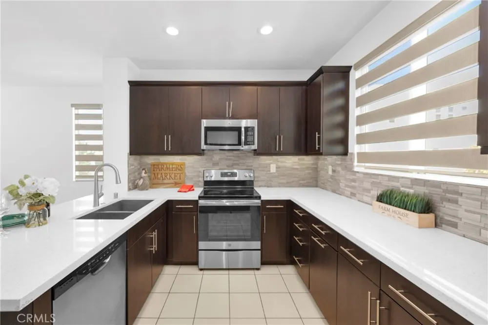 8061 Ackerman Buena Park, CA 90621