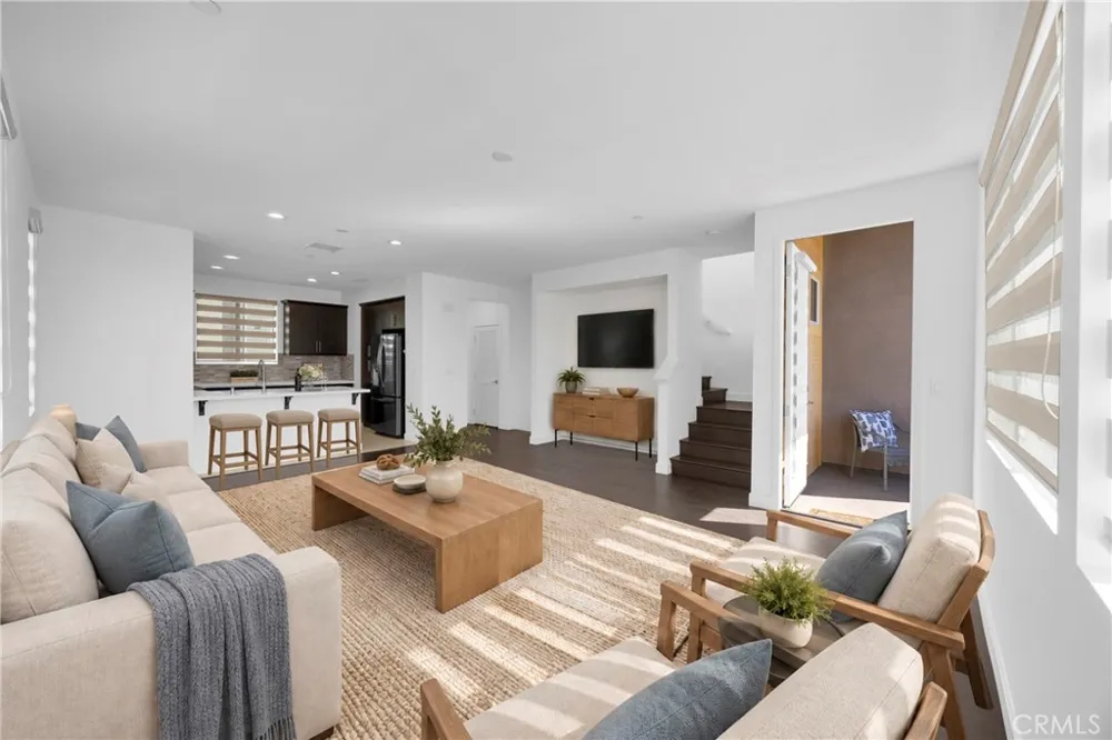 8061 Ackerman Buena Park, CA 90621